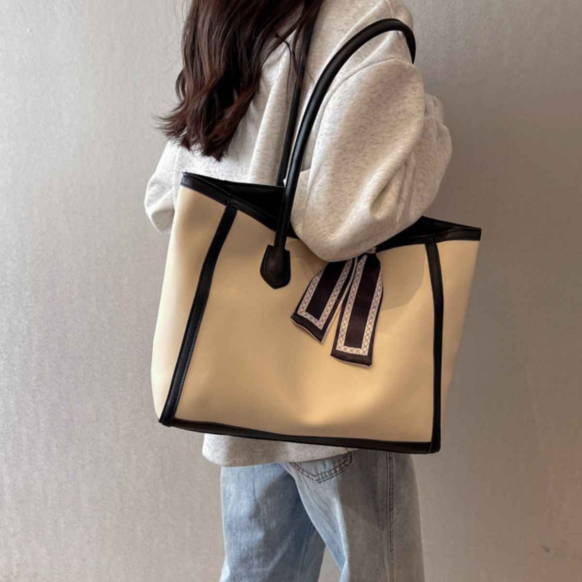 Contrast Tote Bag